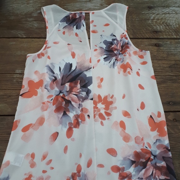 Willow & Thread Floral Print Sleeveless Blouse - Picture 2 of 4